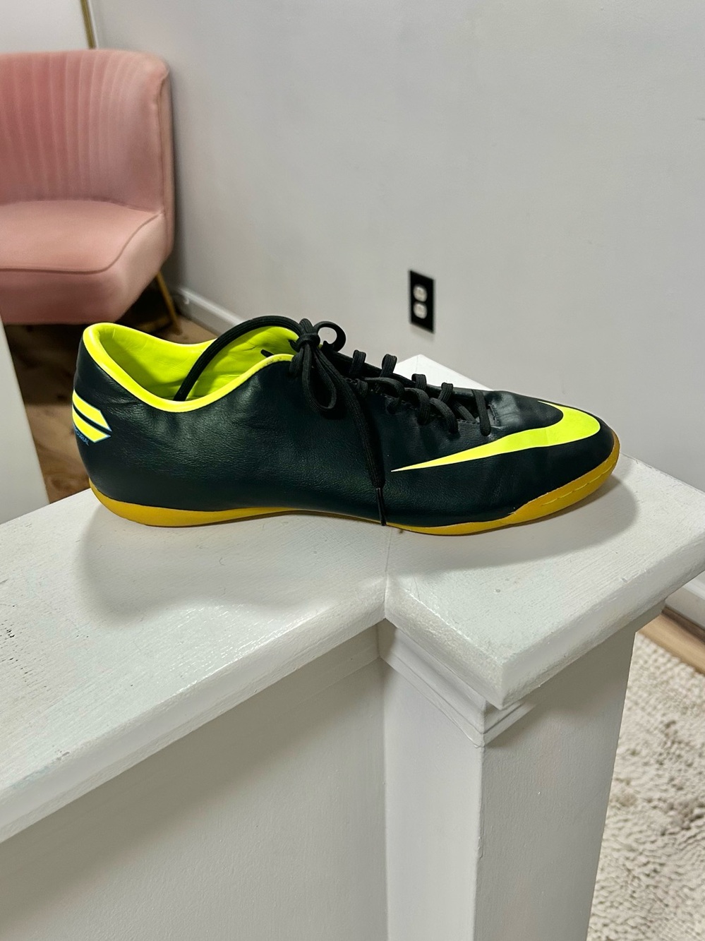 NIKE MERCURIAL VICTORY INDOOR SOCCER SHOES